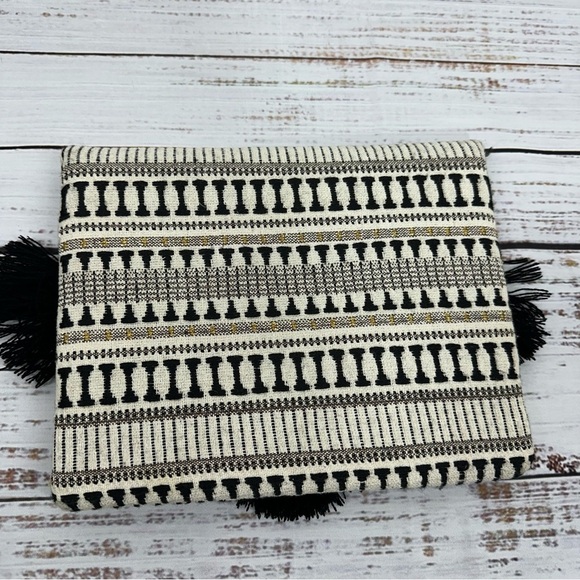 Mud Pie Black & Off White Woven Tassel Clutch New - Picture 4 of 11